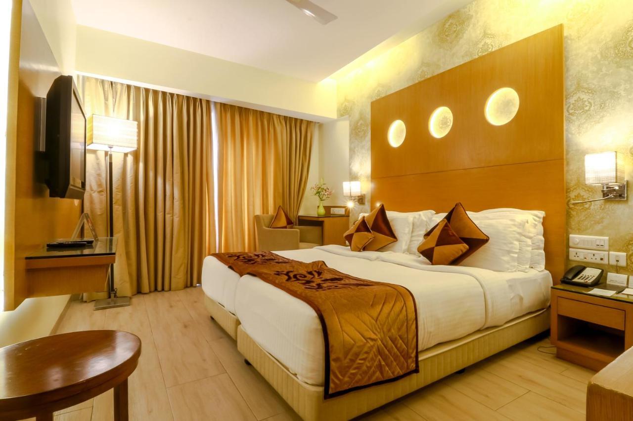 Salida Del Sol Hotel Panaji Exterior photo